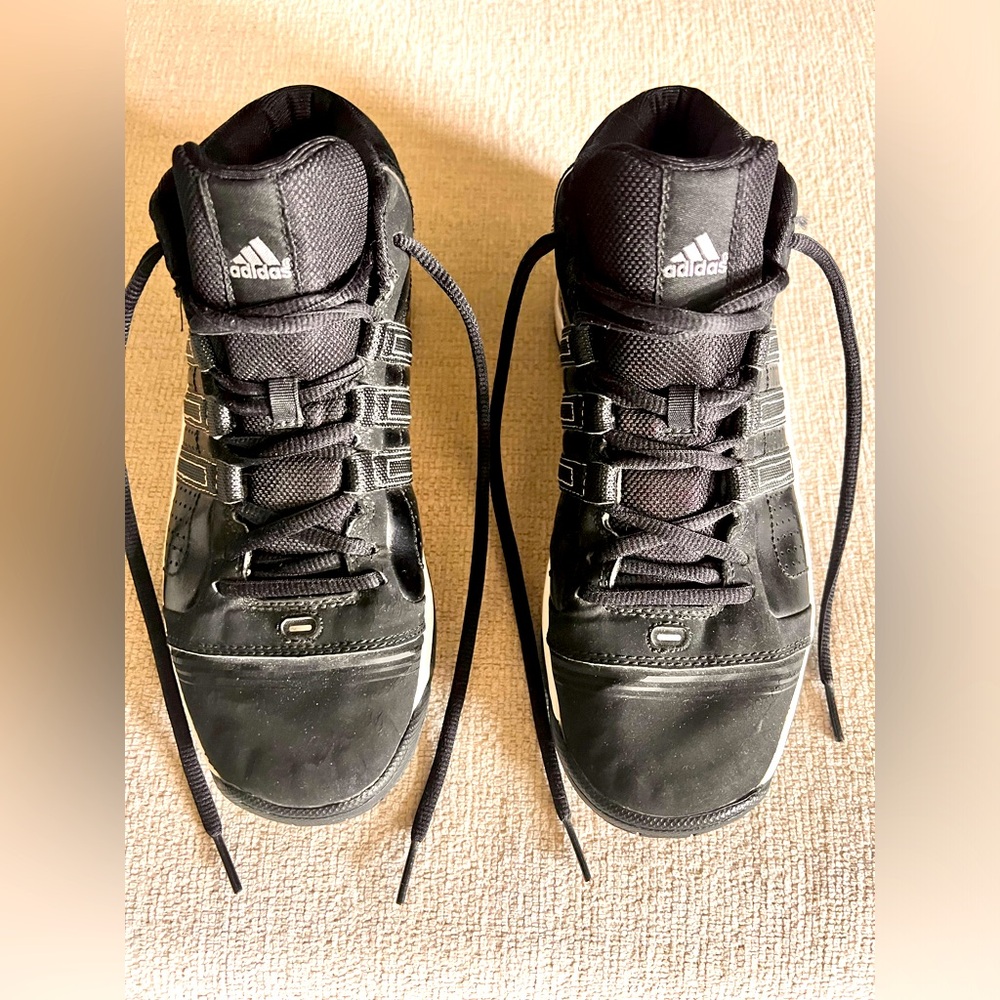Adidas Black Basketball Shoes Boys 6/Women’s 8
